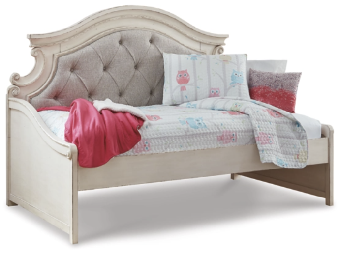 Realyn Day Bed